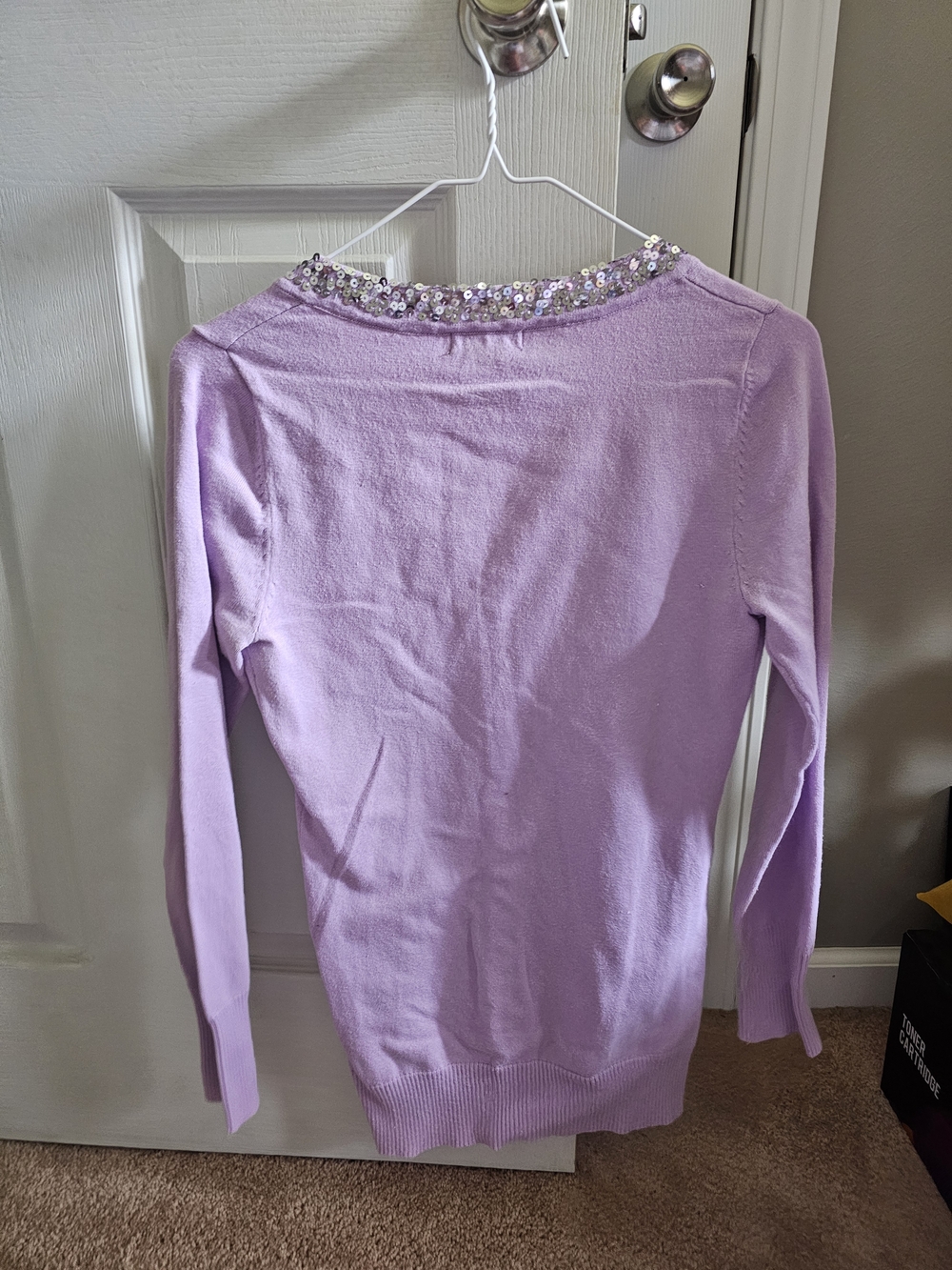 VENUS Lilac V-Neck Sweater with Sequin Embellishment - Picture 3 of 4
